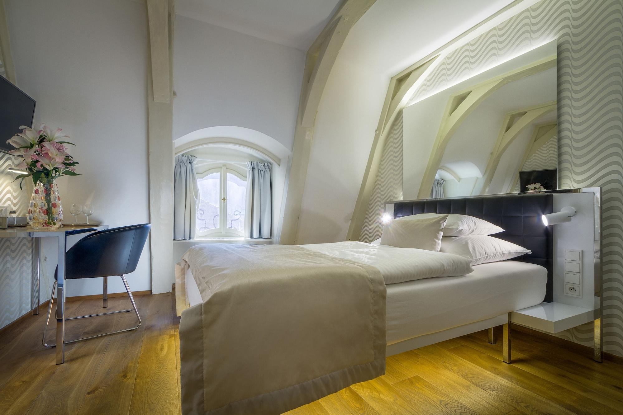 Golden Star Praag